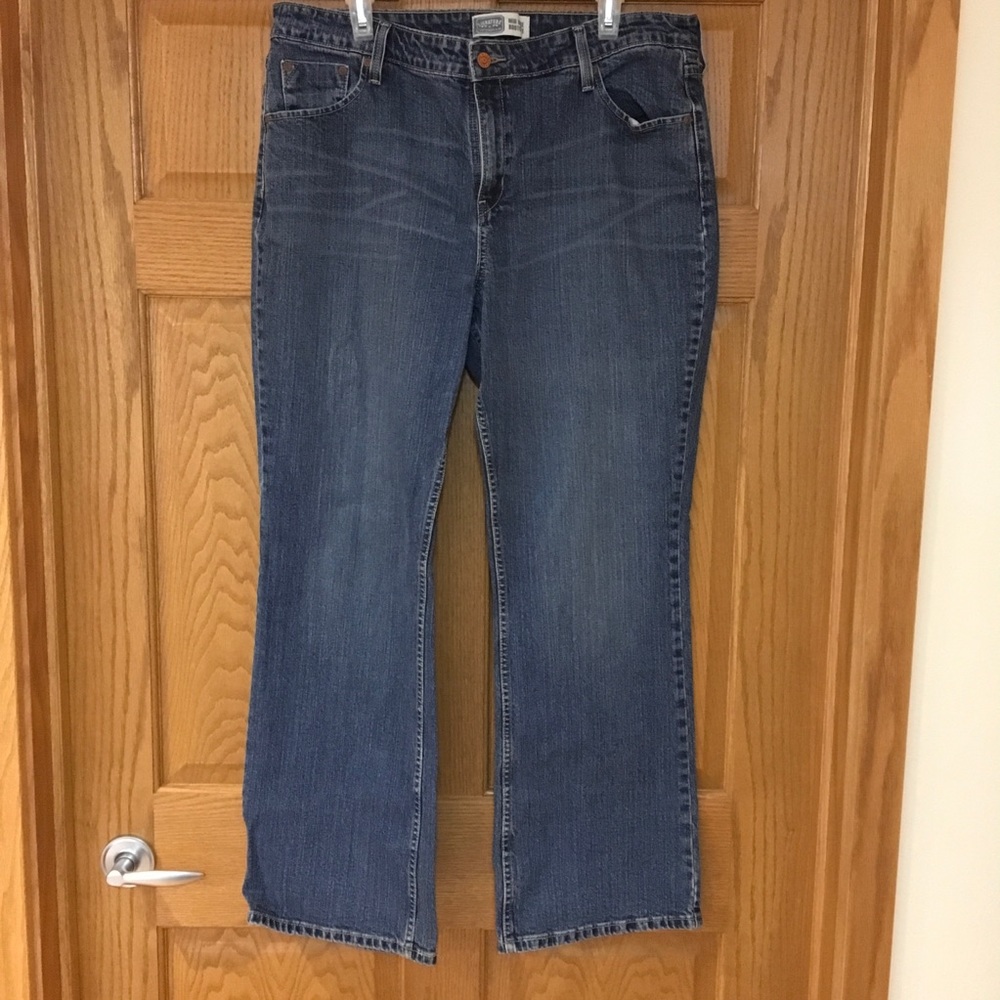 Levi Mid Rise Bootcut Size 18 Misses